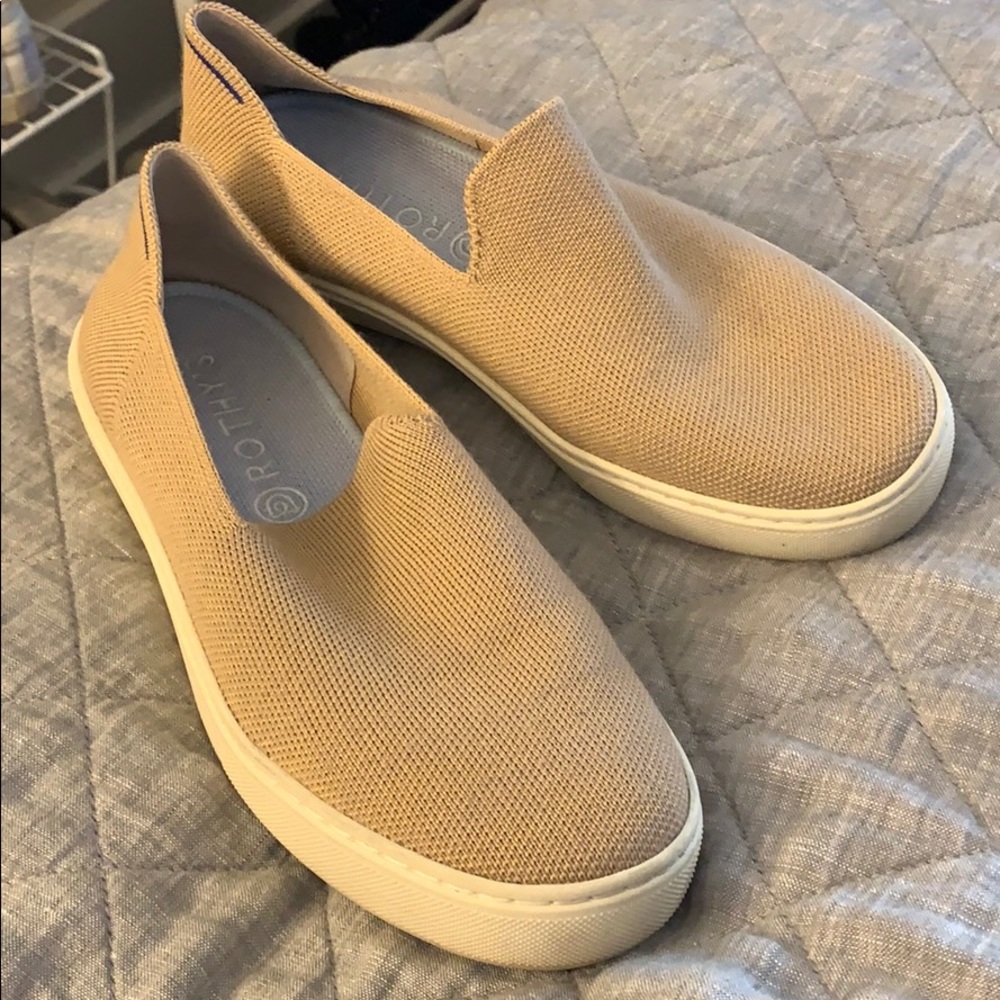 Retired Camel Merino Wool Rothy’s Sneaker Size 8